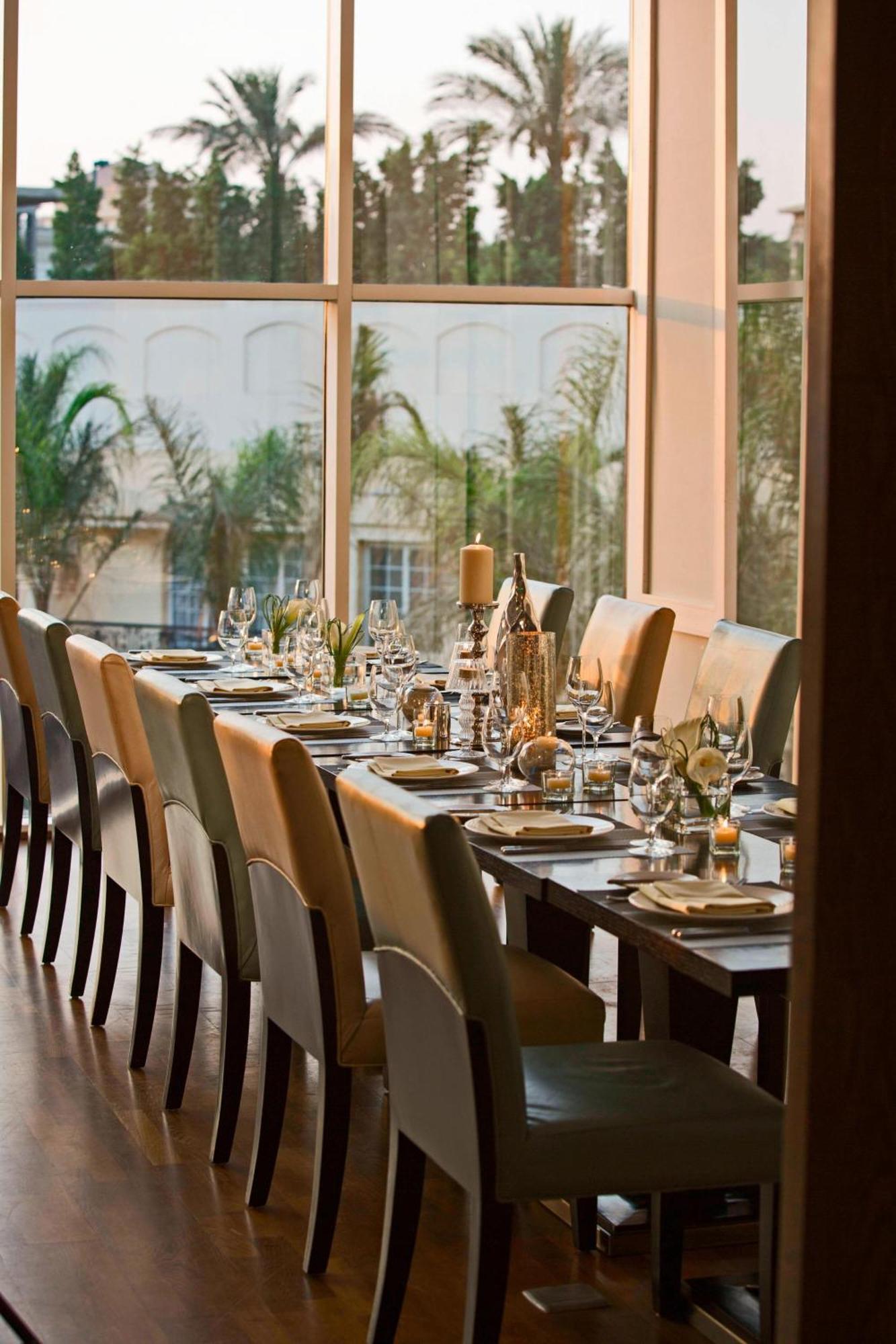 Renaissance Cairo Mirage City Hotel Exterior photo The private dining room at the restaurant