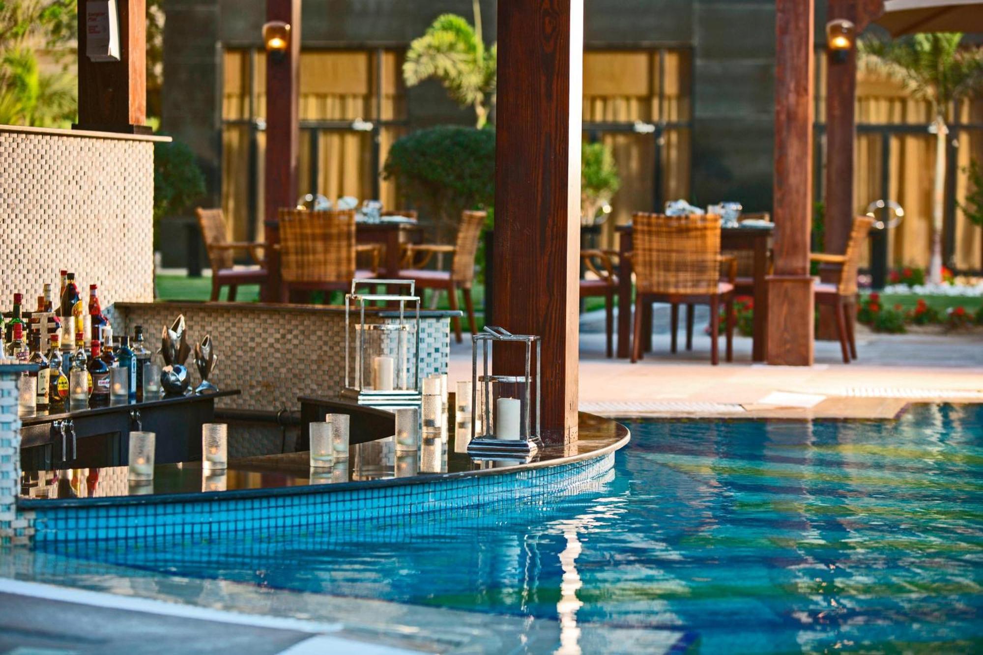 Renaissance Cairo Mirage City Hotel Exterior photo The swimming pool at the hotel