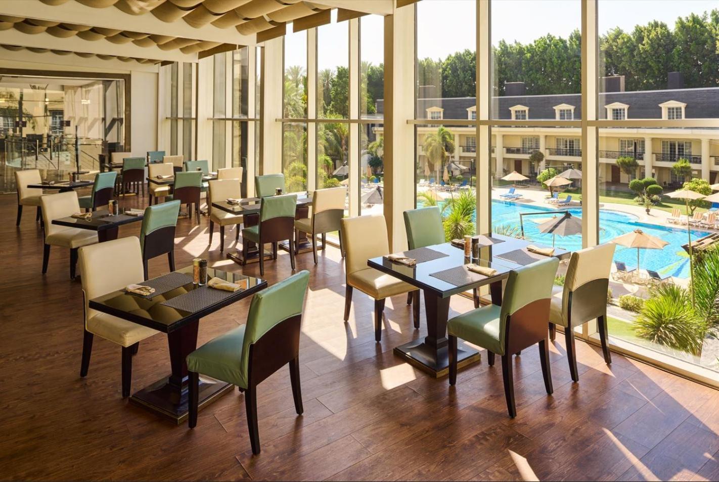 Renaissance Cairo Mirage City Hotel Exterior photo The restaurant
