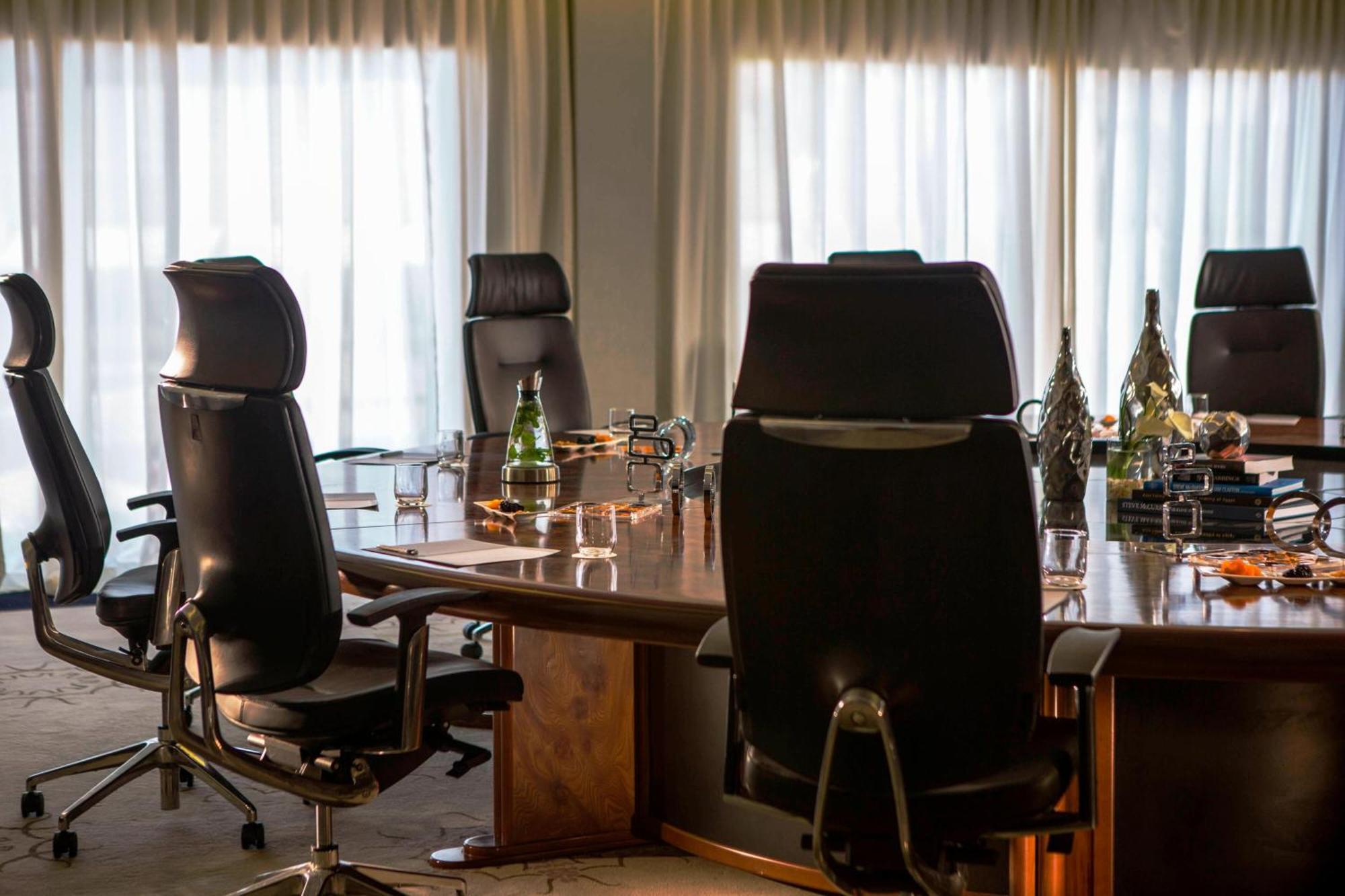 Renaissance Cairo Mirage City Hotel Exterior photo The boardroom of the Airbus A380